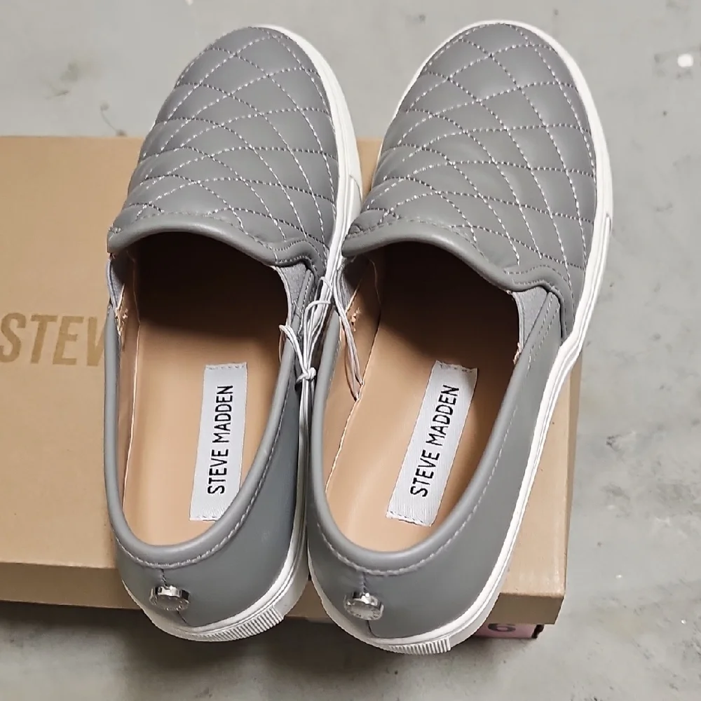 Nwt Steve Madden Quilted Gray Men's Slip-On Loafers - Picture 4 of 4